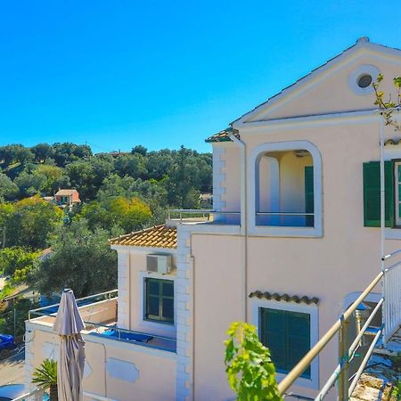 Theophilos Dio Agios Stefanos  المظهر الخارجي الصورة