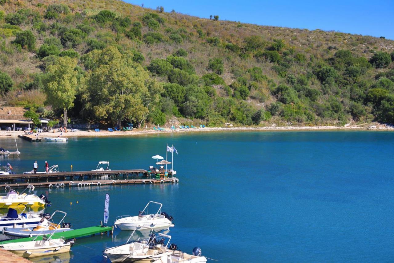 Theophilos Dio Agios Stefanos  المظهر الخارجي الصورة