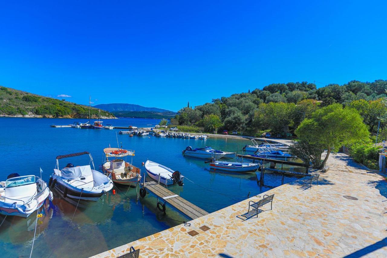 Theophilos Dio Agios Stefanos  المظهر الخارجي الصورة