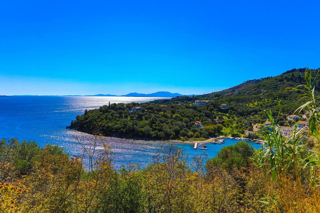 Theophilos Dio Agios Stefanos  المظهر الخارجي الصورة